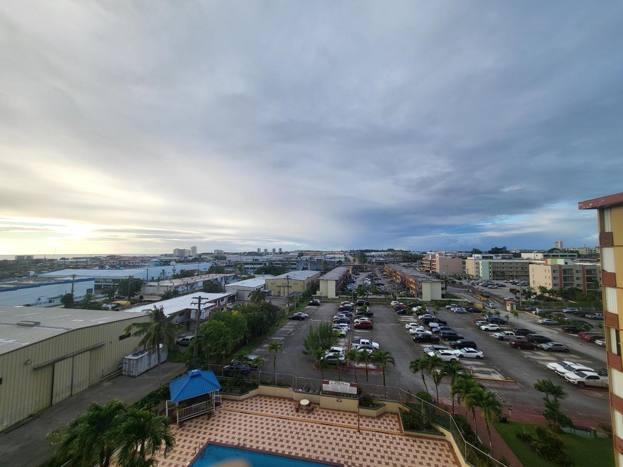 Apartment Near Airport, Donki, And Gpo Тамунинг Экстерьер фото